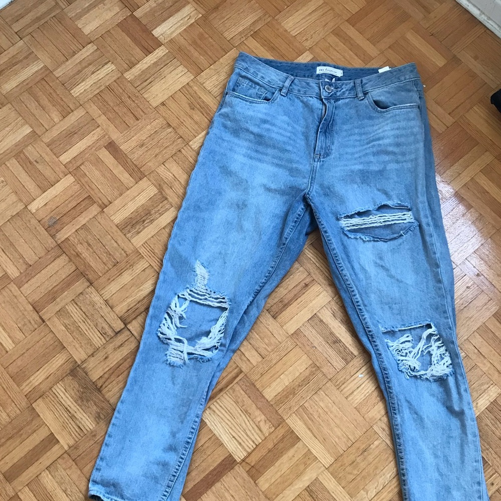Light leash mom jeans